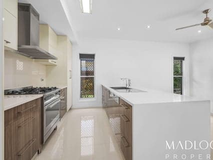 15 Sanctuary Place, South Gladstone - Thumbnail 2