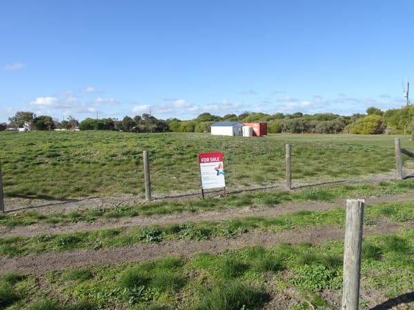 18 LAKESIDE DRIVE, Beachport SA 5280, Beachport - Image 1