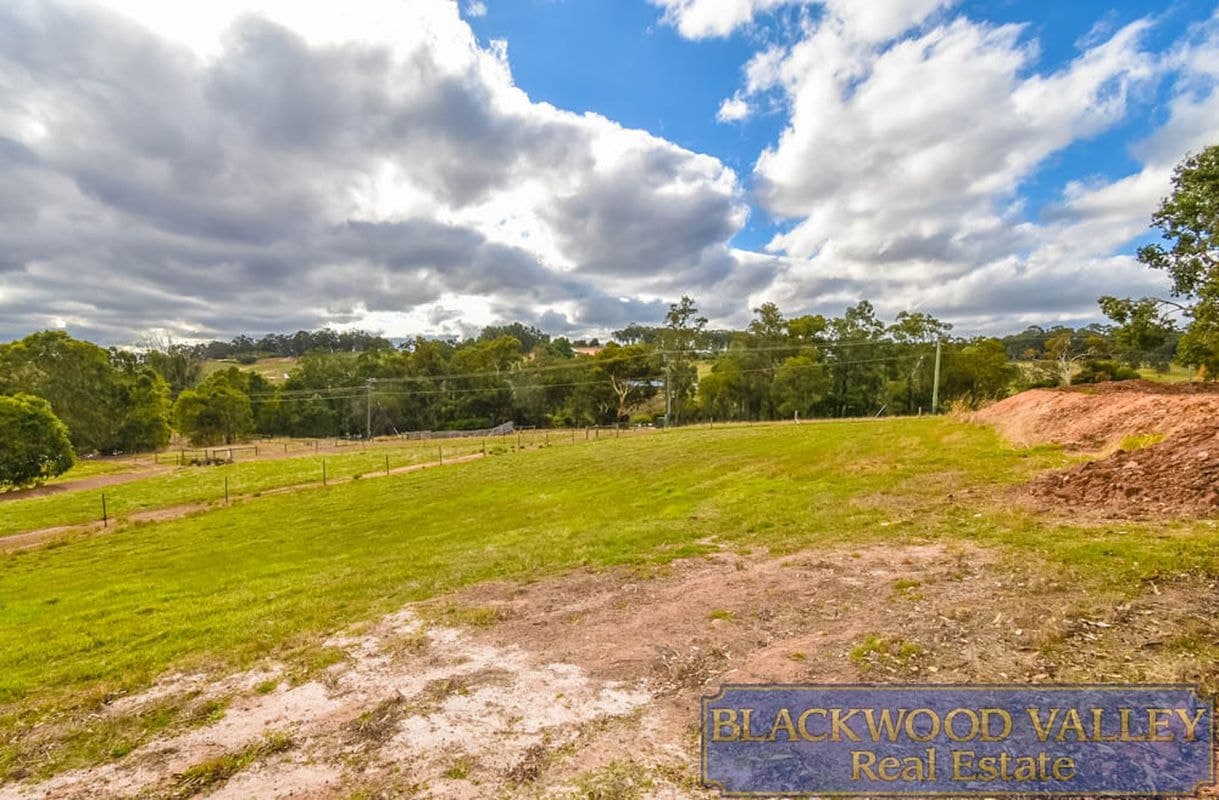 62 Robinia Way, Bridgetown, Bridgetown - Thumbnail 3