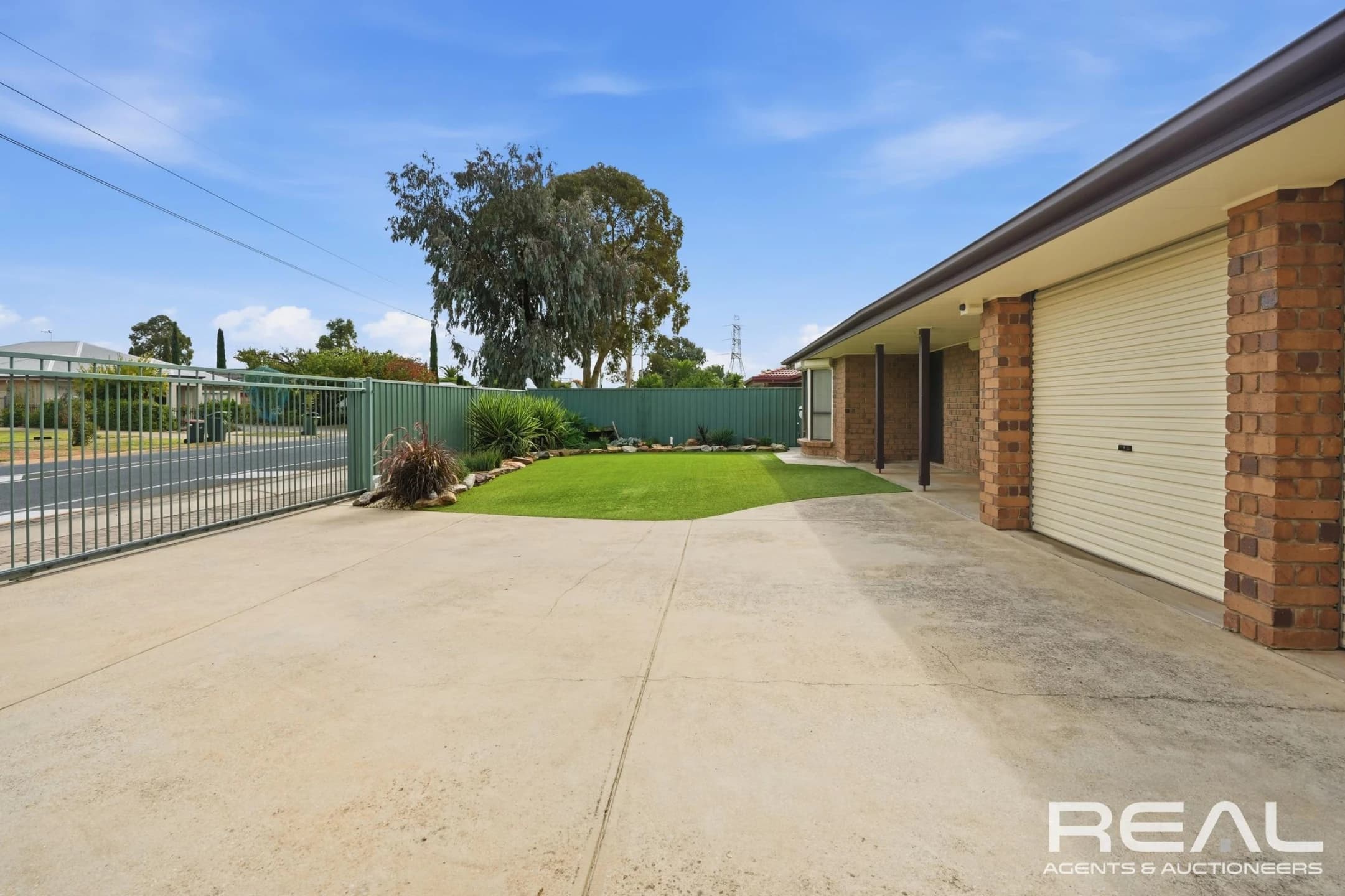 165 Shepherdson Road, Parafield Gardens SA 5107, Parafield Gardens - Thumbnail 2