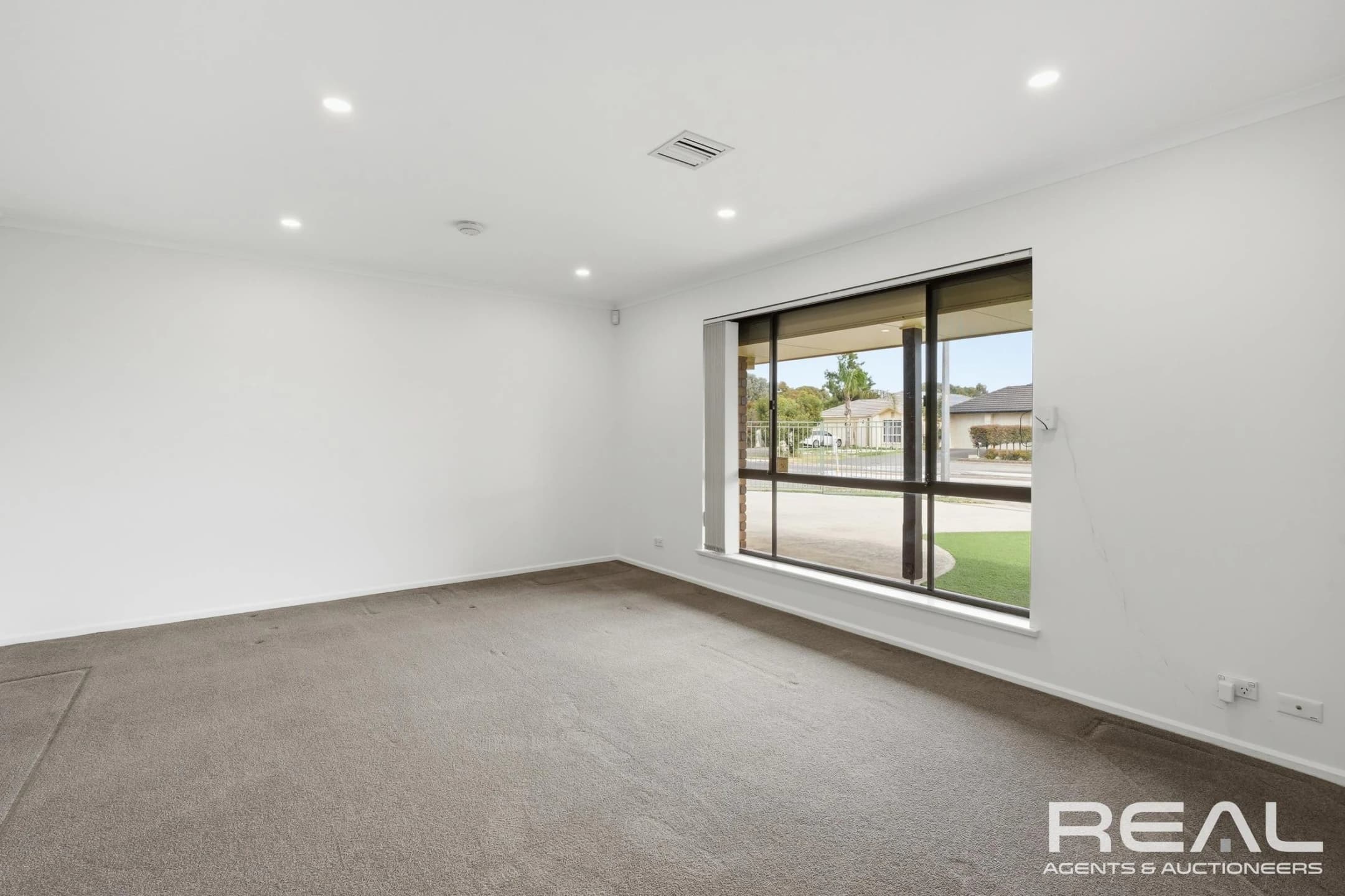 165 Shepherdson Road, Parafield Gardens SA 5107, Parafield Gardens - Thumbnail 8