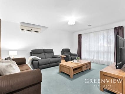 404, Cranbourne West - Thumbnail 3