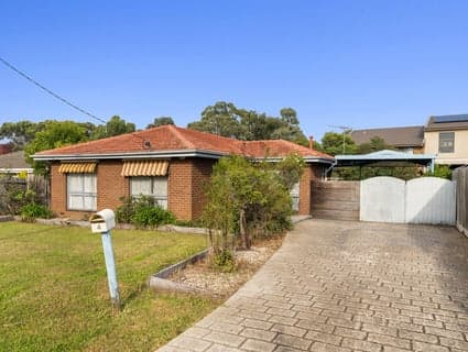 4 Harper Close, Craigieburn - Image 1