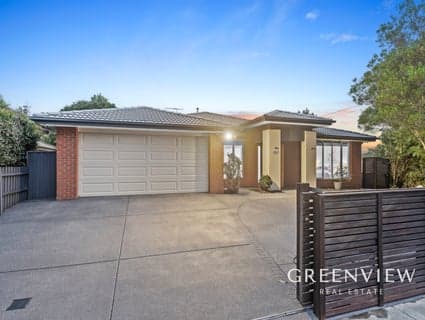117 Waverley Park Drive, Cranbourne North - Thumbnail 2