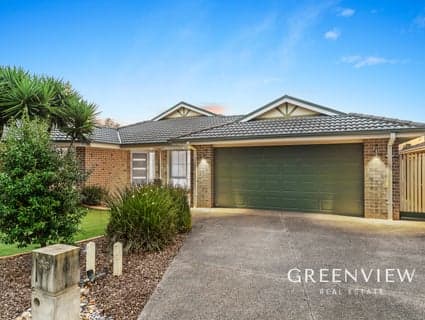 33 Charlbury Crescent, Cranbourne North - Thumbnail 3