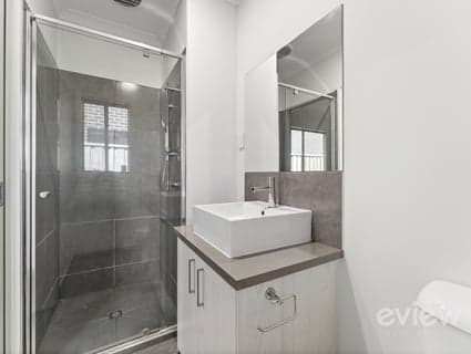 52 Royale Drive, Fraser Rise - Thumbnail 6