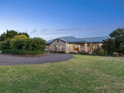13 Bates Court, Batesford - Image 1