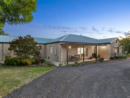 13 Bates Court, Batesford - Thumbnail 4