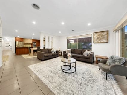 24 Fawkner Lane, Craigieburn - Thumbnail 2
