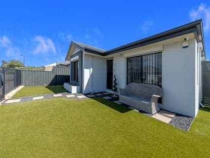 13 Moonee Street, Lakelands - Image 1