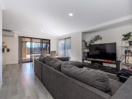 13 Moonee Street, Lakelands - Thumbnail 5