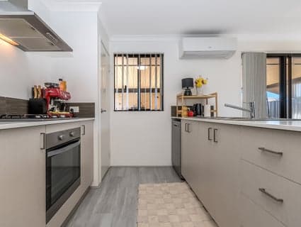 13 Moonee Street, Lakelands - Thumbnail 7