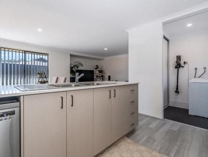 13 Moonee Street, Lakelands - Thumbnail 8