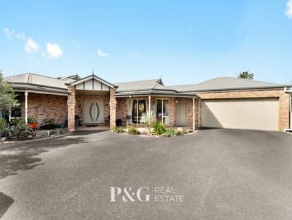 7 Hillsmeade Drive, Narre Warren South - Thumbnail 2