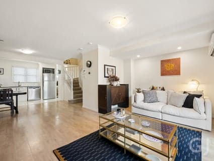 8/95 Berry Street, Spring Hill - Thumbnail 2