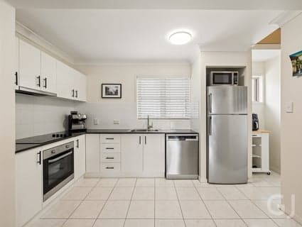 8/95 Berry Street, Spring Hill - Thumbnail 3