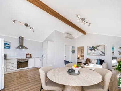 22 Rambures Way, Hamilton Hill - Thumbnail 2