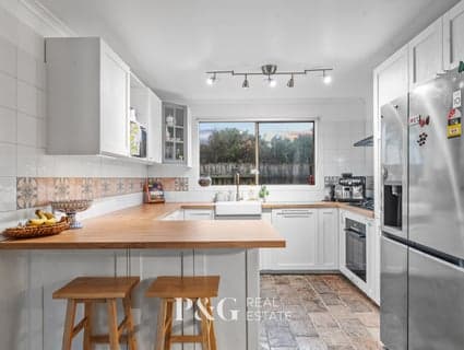16 Warrenwood Place, Narre Warren - Thumbnail 2