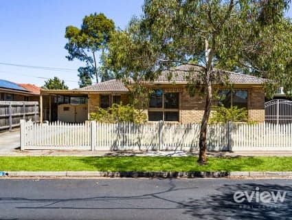 9 Quartok Avenue, Werribee - Image 1