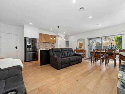 3/4 Station Crescent, Baxter - Thumbnail 5