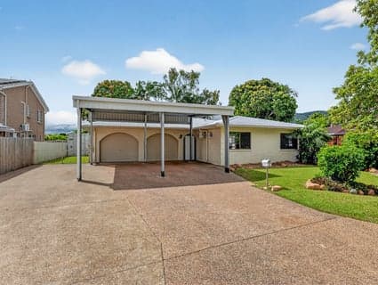 9 Wistaria Court, Annandale - Image 1