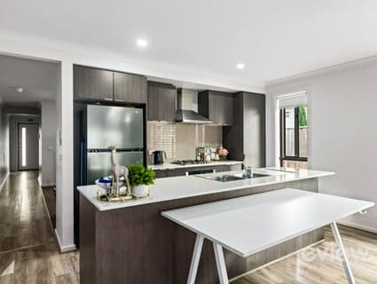 8 Rabbit Crescent, Werribee - Thumbnail 5
