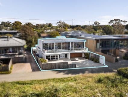 42A Stradbroke Avenue, Cowes - Image 1
