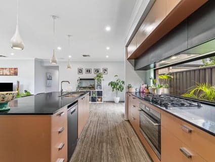22 Dragonfly Boulevard, Lakelands - Thumbnail 4