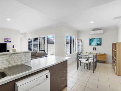 47B Matta Way, Pearsall - Thumbnail 8