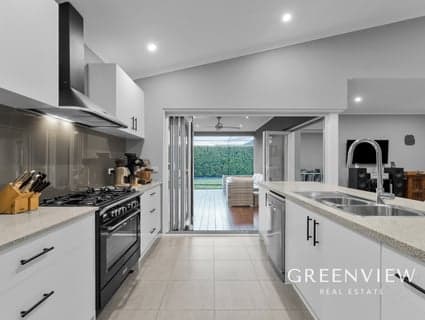 31 Chantenay Parade, Cranbourne North - Thumbnail 4
