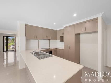 44 Fitzroy Avenue, Clinton - Thumbnail 2