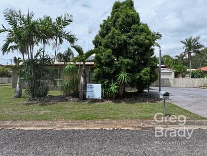 4 Clark Street, Grasstree Beach - Image 1