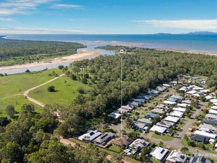 404, Bushland Beach - Thumbnail 2