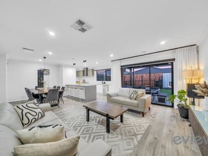 13 Quince Road, Manor Lakes - Thumbnail 7