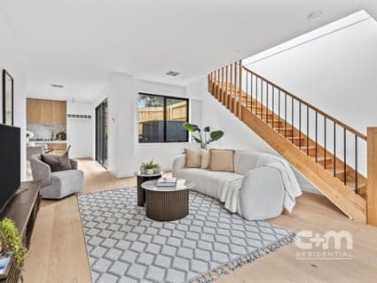 4/6 Grevillia Road, Oak Park - Image 1