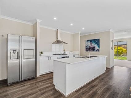 7 Breezy Way, Meadow Springs - Thumbnail 4