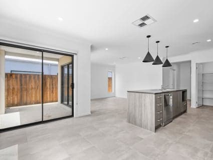 404, Sunbury - Thumbnail 3