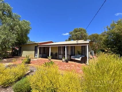 7 Watson Place, Dongara - Image 1