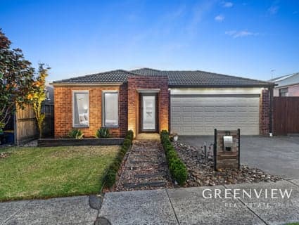 13 Charlbury Crescent, Cranbourne North - Image 1