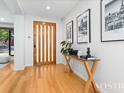 33 Lewins Rail Avenue, South Morang - Thumbnail 2