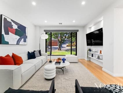 33 Lewins Rail Avenue, South Morang - Thumbnail 4