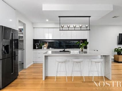 33 Lewins Rail Avenue, South Morang - Thumbnail 5