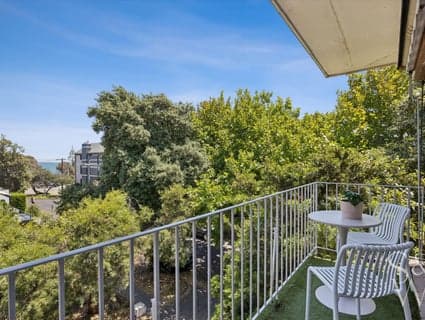 2/21-23 Tiuna Grove, Elwood - Thumbnail 2