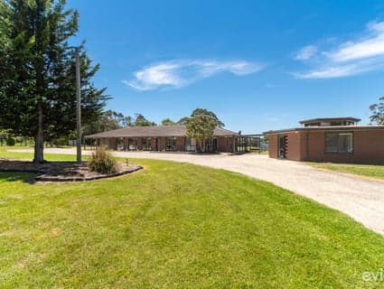 10 Maywood Road, Cranbourne South - Image 1