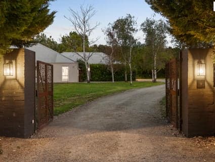 9 Pinehill Drive, Pakenham - Thumbnail 2