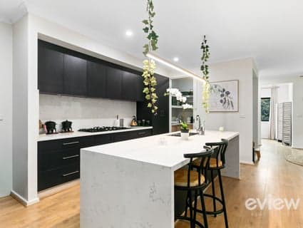18 Nutmeg Parade, Manor Lakes - Thumbnail 2