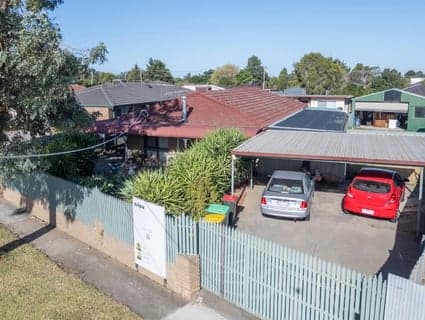 404, Werribee - Image 1
