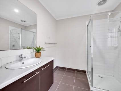 31 Kinglake Drive, Manor Lakes - Thumbnail 6