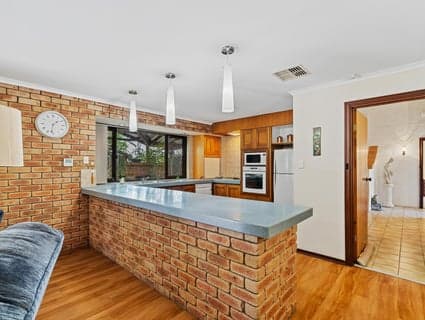 2 Dean Close, Halls Head - Thumbnail 8