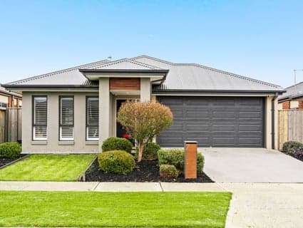 7 Dajarra Avenue, Wyndham Vale - Image 1